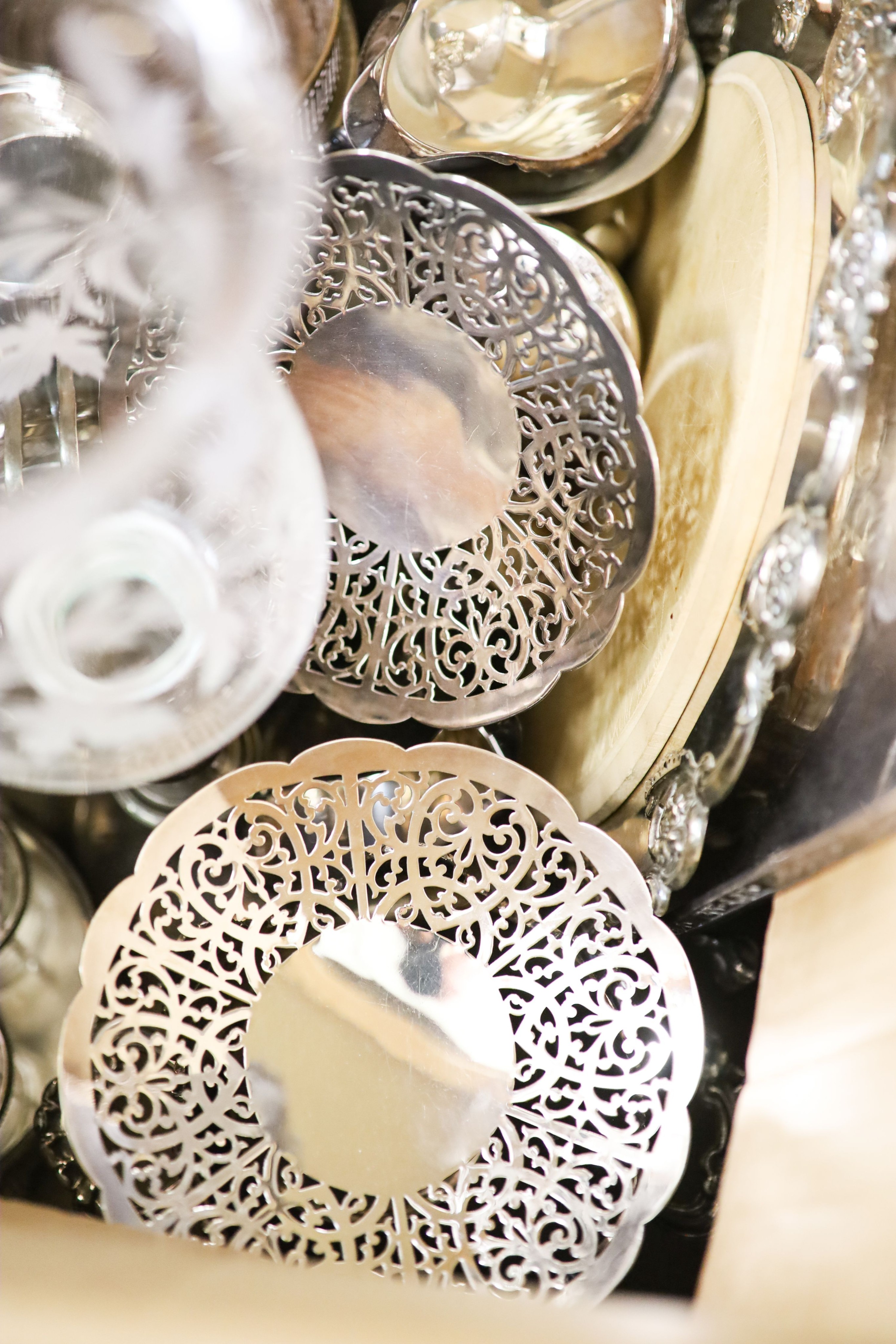 Sundry plated wares including a galleried tray